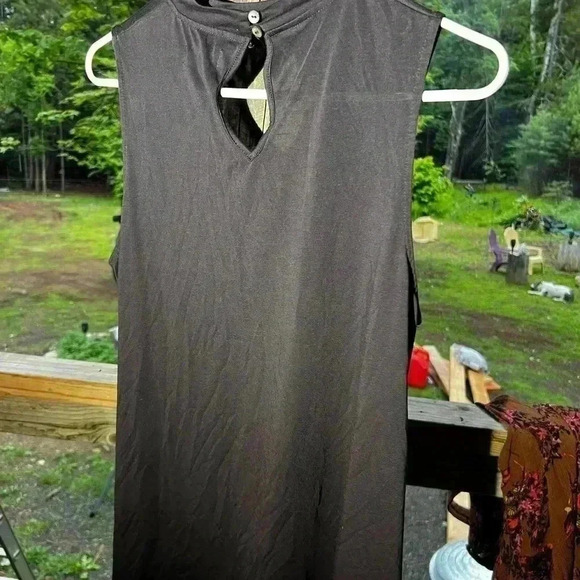 Cupid Brand Women's Sz L Sexy Collared V-Neck A-Line Stretchy Black Blouse - Picture 2 of 4